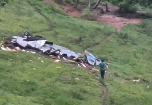O avião que caiu e deixou sete mortos em Itapeva (MG) na manhã deste domingo (28), não tinha permissão para táxi aéreo