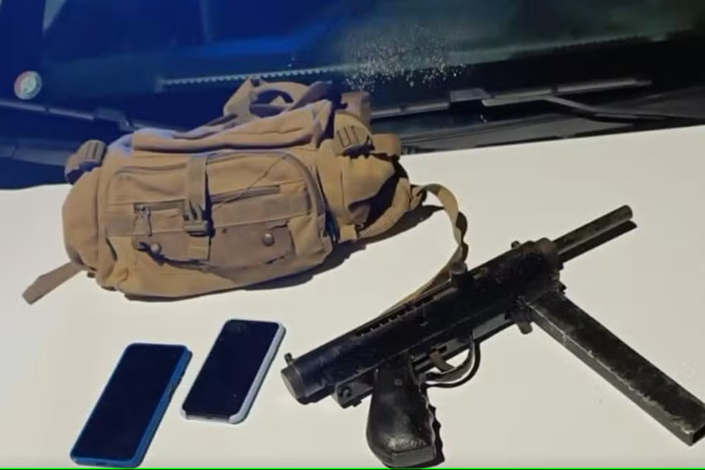 Metralhadora artesanal apreendida durante a ação