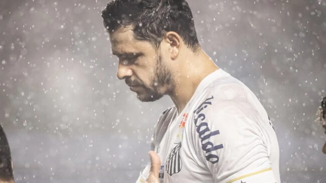 Giuliano está fora do jogo contra o Água Santa, na quarta-feira, às 21h35, no estádio Primeiro de Maio, em São Bernardo