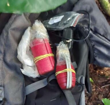 Apesar de não encontrar nada ilícito com o indivíduo, os agentes acharam  a mochila e outros objetivos em um buraco de 3 metros cavado na área externa do local