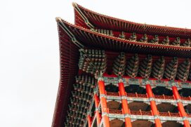 O avanço acontece em um contexto de transformações no comércio internacional, marcado por reorganização das cadeias globais, disputas tarifárias e anúncios recentes do governo chinês