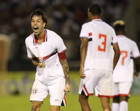 São Paulo foi a seis pontos e garantiu vaga no mata-mata junto com a líder Ferroviária