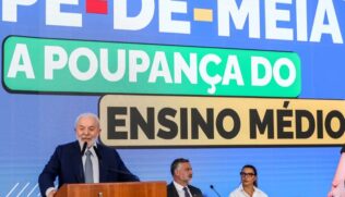 O presidente Luiz Inácio Lula reuniu a imprensa, na manhã desta sexta-feira (26), para detalhar o Programa Pé-de-Meia