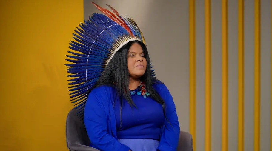 Ministra dos Povos Indígenas, Sonia Guajajara, segue internada em estado estável e está sob observação médica