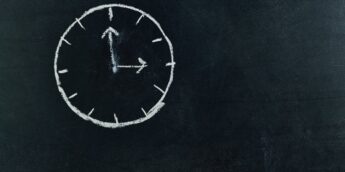 Você também desperta sempre às 3 da madrugada?