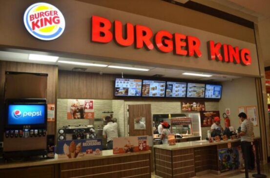 O Burger King tirou do ar nesta quinta (15) uma campanha publicitária com o ator pornô Kid Bengala