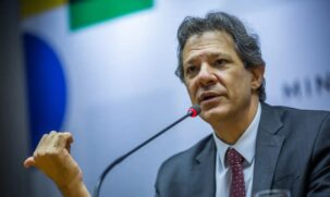 Segundo a assessoria do ministro, ele passa bem