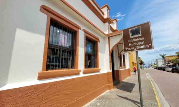 Direcionada ao público a partir de 12 anos, com ou sem experiência profissional, a oficina contará com atividades práticas de desenho, além de palestras e exposições