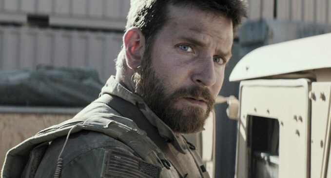 Bradley Cooper em cena de 'Sniper Americano'
