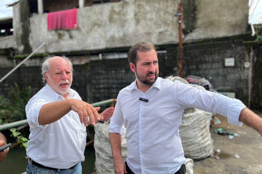 O contrato tem vigência de 12 meses. Entretanto, a Prefeitura tem como objetivo a conclusão das obras em seis meses