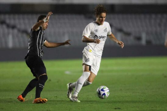 Ele ficou de fora da Copa São Paulo, por conta de uma lesão, mas agora está pronto para ajudar o Santos no torneio internacional