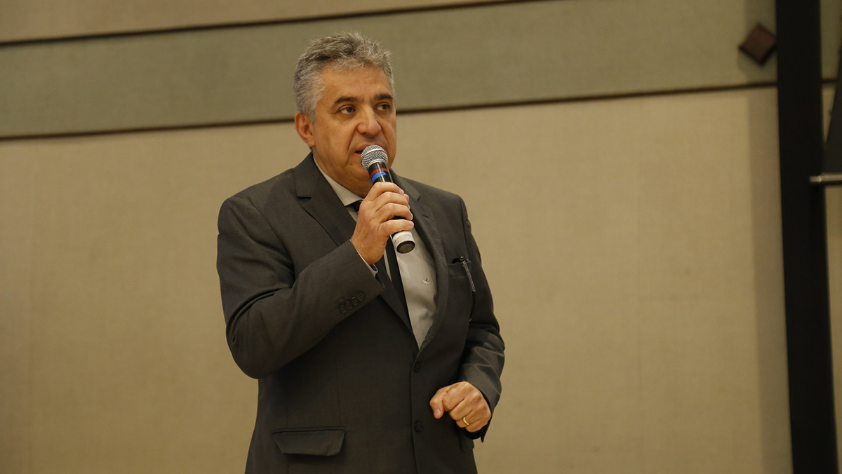 Suman segue seu trabalho à frente do Executivo de Guarujá