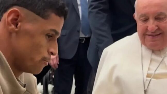 Em uma entrevista no fim de 2023, Francisco afirmou que Pelé é o seu jogador preferido ao ser questionado se preferia Messi ou Maradona