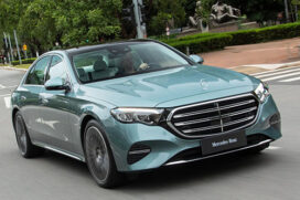 Em sua quinta geração, o sedã da Mercedes-Benz quer ser referência de requinte e aproveitamento de espaço