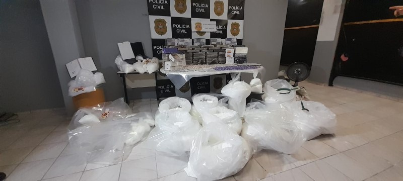 Polícia de SP apreende 300kg de droga no Guarujá