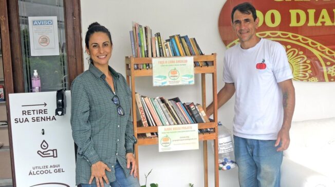 Projeto Pitanga doa ao público mudas de plantas e livros diversos