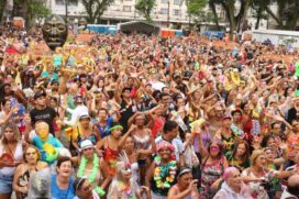 Entre as outras infecções que podem ser transmitidas pelo beijo, destaque para o herpes labial, que se manifesta com pequenas e dolorosas bolhas nos lábios
