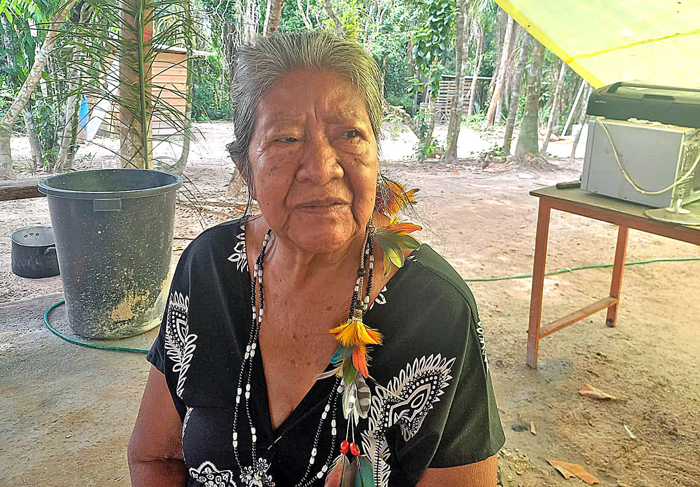 São histórias contadas ao pé do fogo, sobre como surgiu a mandioca, a Yara, o significado do cachimbo da paz e outras