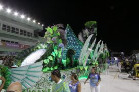 A Unidos dos Morros desfilou no segundo dia de Carnaval