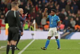 Atacante Endrick marcou o gol da partida na tarde deste sábado em Londres