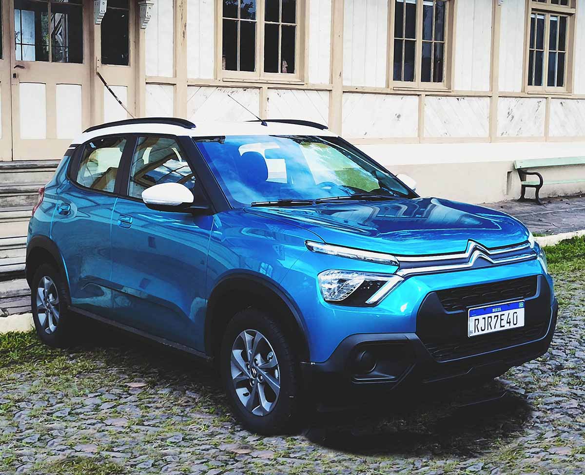 A versão Feel de entrada do C3 é equipado com o antigo 1.0 Firefly de até 75 cavalos de potência e 10,7 kgfm de torque com câmbio manual de 5 marchas