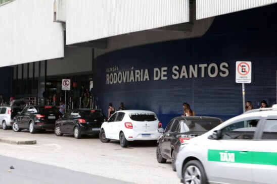 Ele é morador da Região metropolitana de São Paulo, teve a prisão temporária decretada pela Justiça e fugiu para Santos
