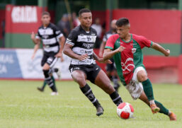 Portuguesa Santista vira jogo aos 45 minutos finais
