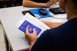As oportunidades contemplam cargos de Procurador Jurídico, Bibliotecário, Engenheiro Eletricista, Médico do Trabalho, Guarda Civil Municipal e profissionais da Saúde