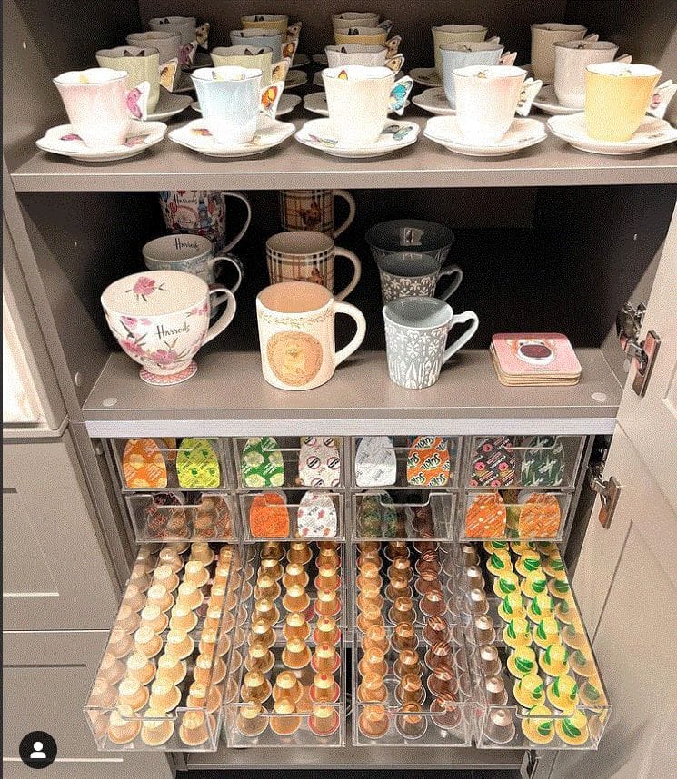 Gaveteiro personalizado para o Cantinho do Relaxamento. Customizado para acomodar cápsulas Nespresso e B.Blend