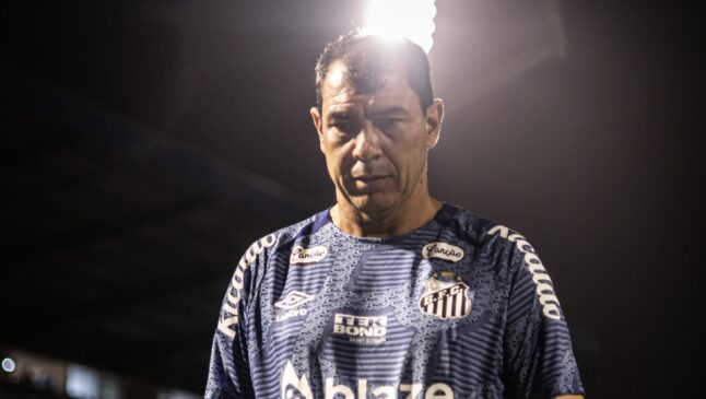 Treinador tem apoio da torcida e da gestão
