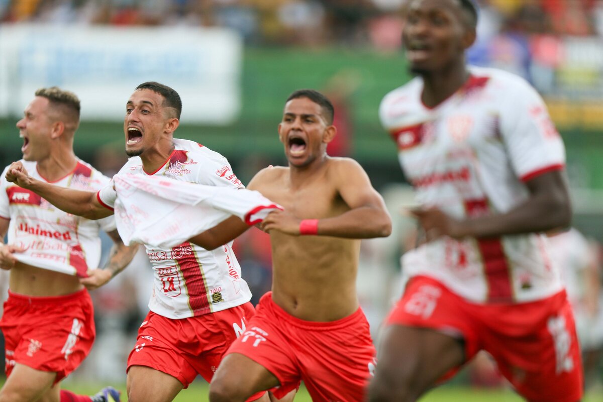 Noroeste elimina Portuguesa Santista e sobe de divisão