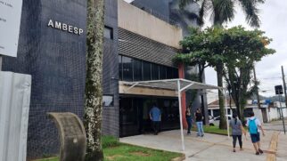 O motivo do cancelamento seria o fim do contrato que permitia a equipe especializada do Ambesp realizar as cirurgias na Santa Casa