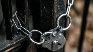 A proposta da parlamentar eleva em 20% o cumprimento da pena em regime fechado para crimes hediondos