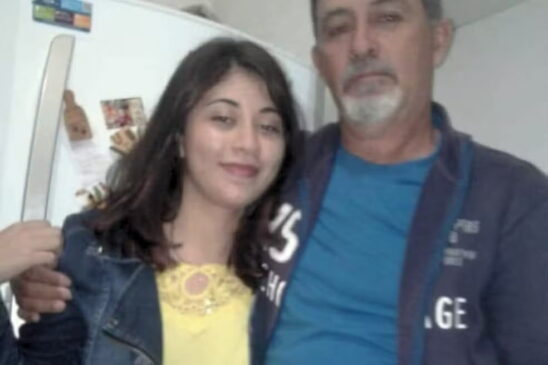 O crime aconteceu na casa da família, na noite da última sexta-feira (11)