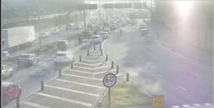 Via serve de acesso para outras cidades da Baixada Santista