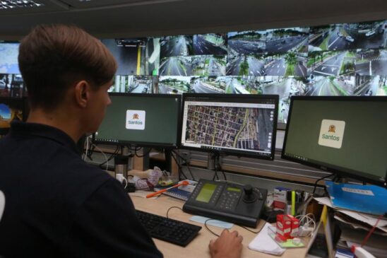 A Cidade substituiu o sistema de controle semafórico, implantado há mais de 20 anos, com funcionamento de comunicação via cabeamento telefônico, por outro moderno, via tecnologia celular