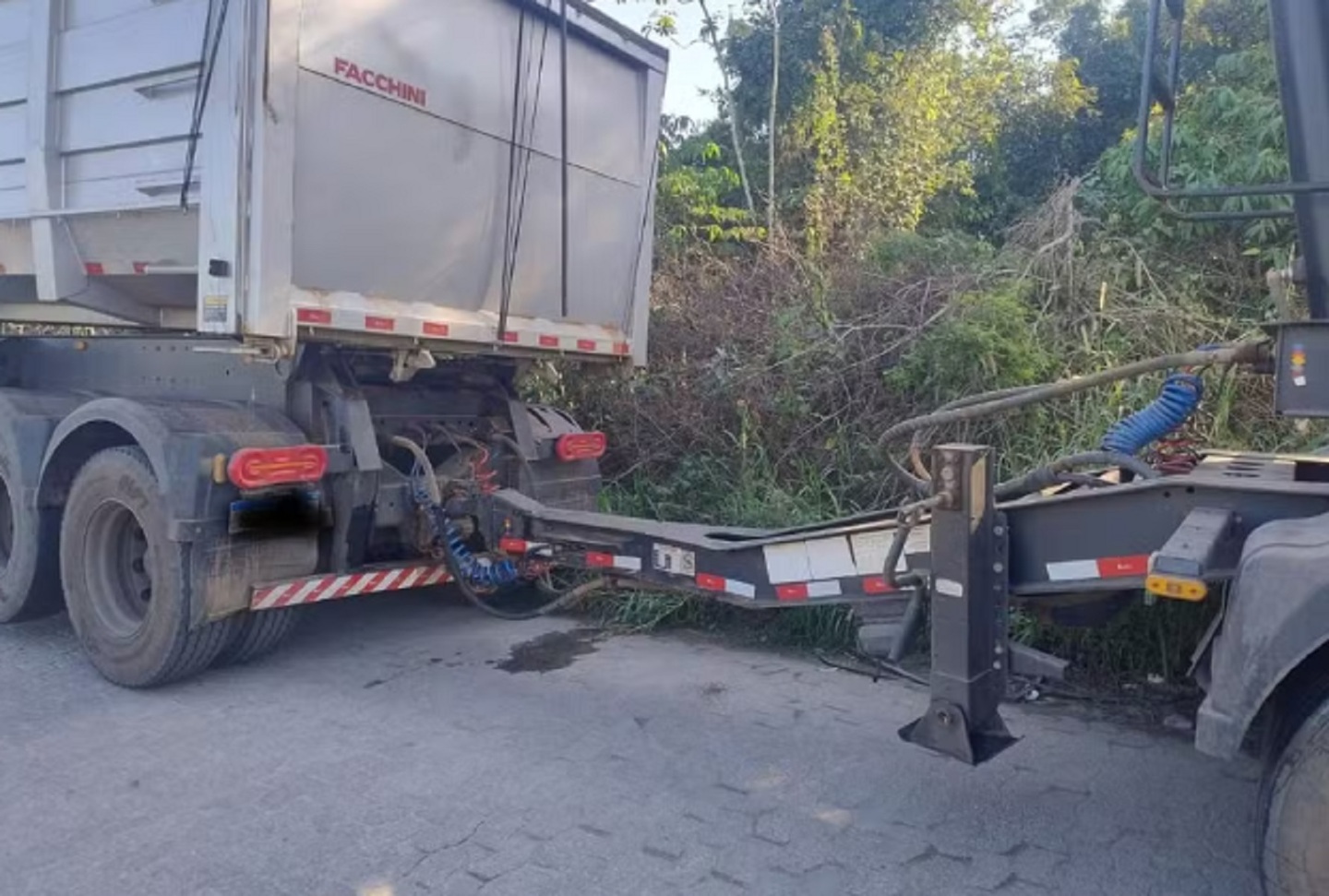 Veículos roubados próximo ao Porto de Santos (SP) foram recuperados pela Polícia Civil