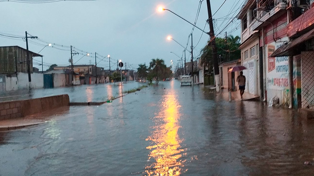 Alagamento registrado no bairro Parque São Vicente