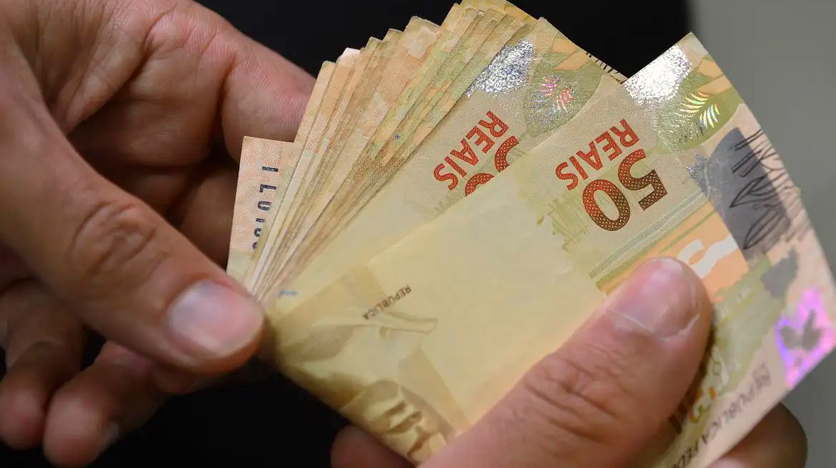 Santos contribui com estes números e pelo segundo mês consecutivo