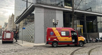 Bombeiros estavam no prédio do Banco do Brasil, no Centro de Santos