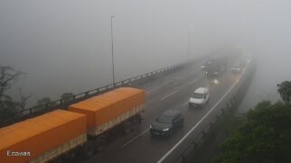 Os motoristas que estão deixando o Litoral e subindo para a Capital estão encontrando congestionamento