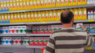 Diferença entre o valor pago pelos laticínios, na porteira da fazenda, e os preços nas gôndolas dos supermercados disparou