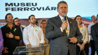 Governador prometeu 'protocolar o estudo de impacto ambiental' imediatamente