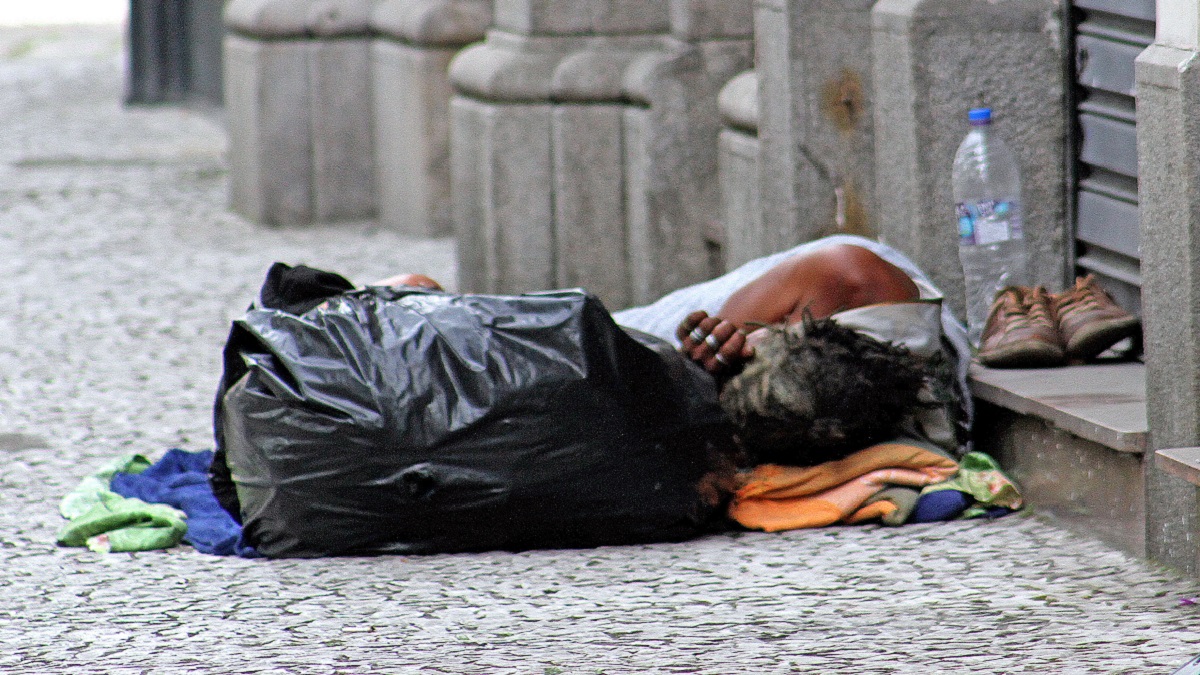Santos tem uma grande população em situação de rua