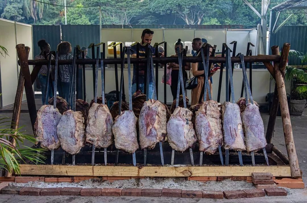 A 8&ordm; ExpoGaúcha Santos manterá seus destaques das edições anteriores, como a costela servida à fogo de chão e os chocolates de Gramado