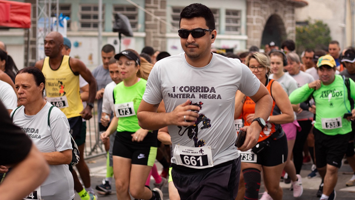 A 3ª Corrida Pantera Negra pela Igualdade Racial ocorre neste domingo (14) em Santos