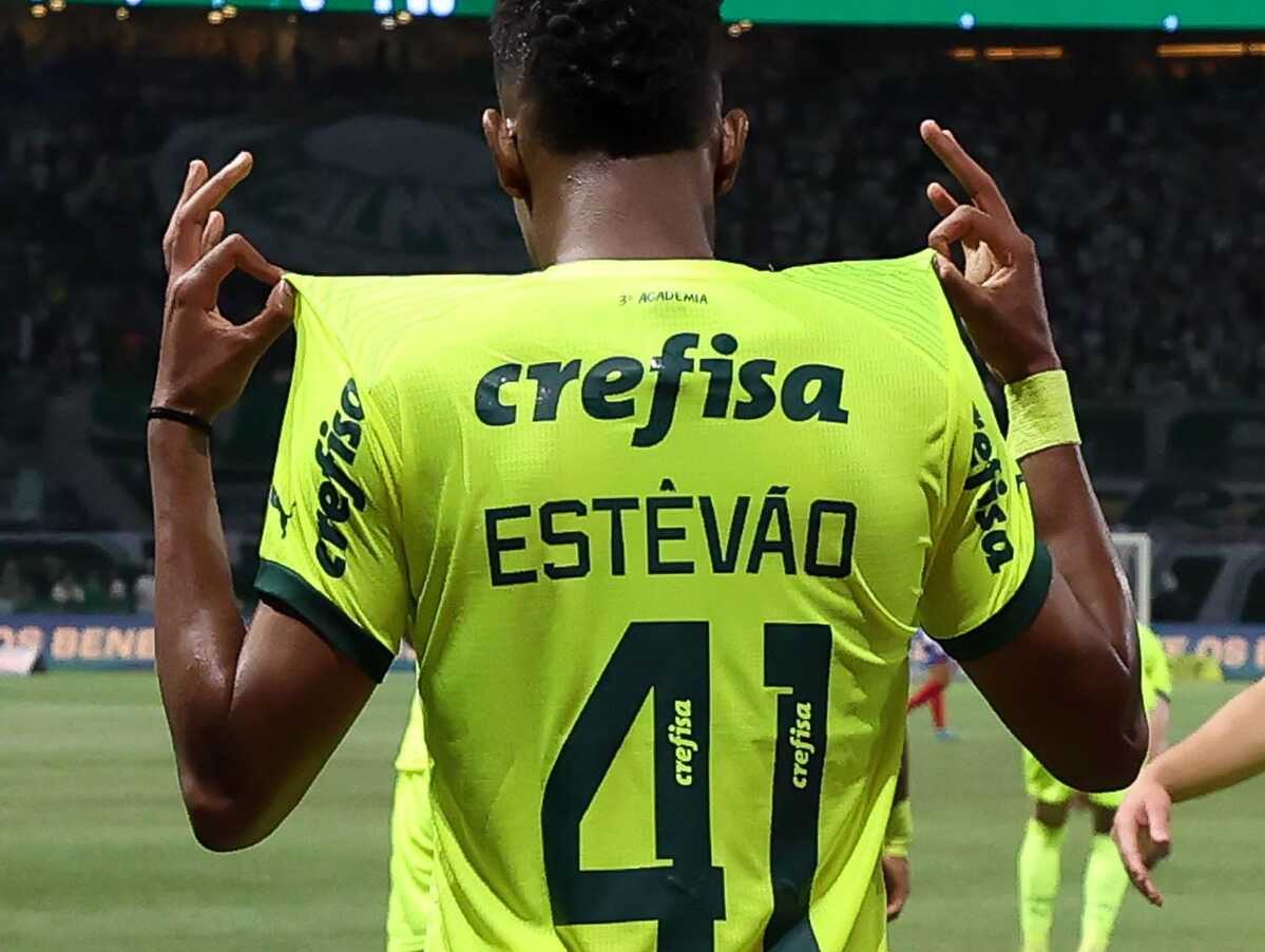 Estevão foi o personagem principal da vitória palmeirense