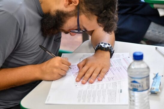 Na Baixada Santista, 89.3 mil estudantes estão matriculados nos anos e séries que possuem acesso ao Provão Paulista e ao Saresp