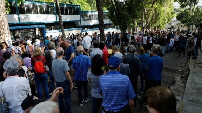 21 milhões de venezuelanos decidem hoje futuro do país