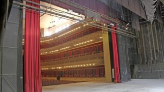 O Teatro Coliseu, em Santos